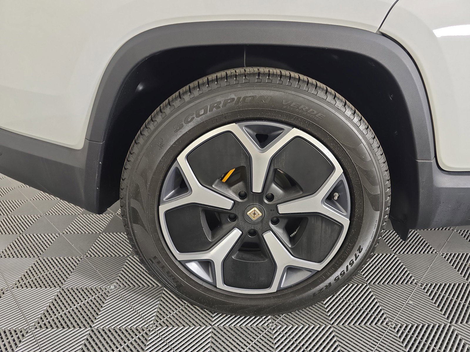 Used 2022 Rivian R1T Adventure image 12