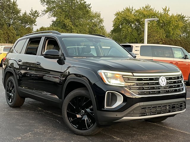 New 2026 Volkswagen Atlas SE image 2