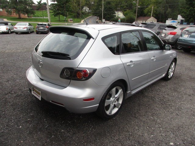 Used 2005 MAZDA MAZDA3 s w/ Moonroof & 6-CD Pkg FWD image 8