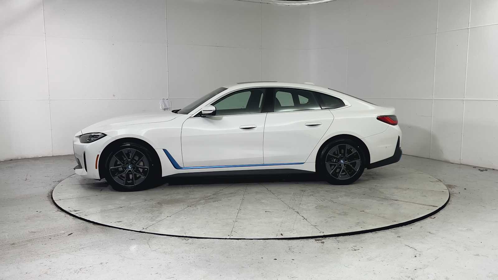Used 2024 BMW i4 xDrive40i w/ Premium Package image 4