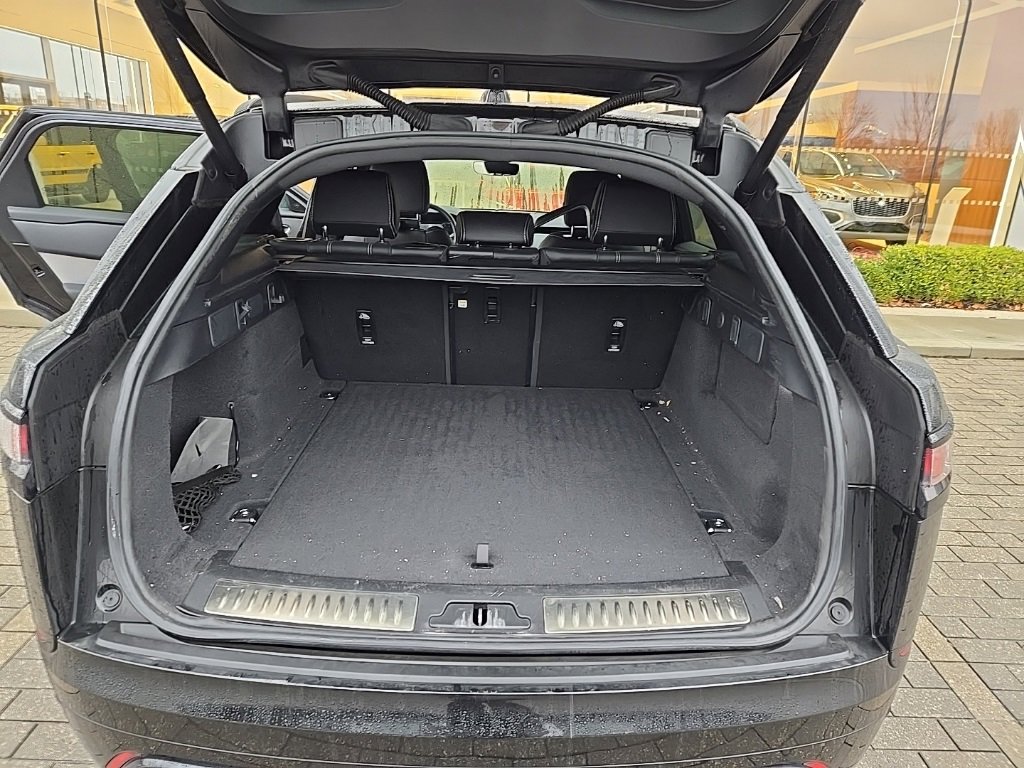 Certified 2023 Land Rover Range Rover Velar R-Dynamic S image 17