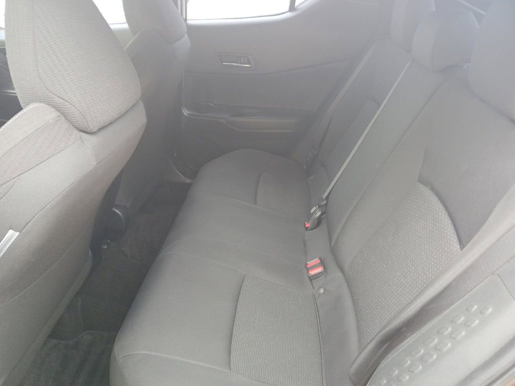Used 2018 Toyota C-HR XLE FWD image 11