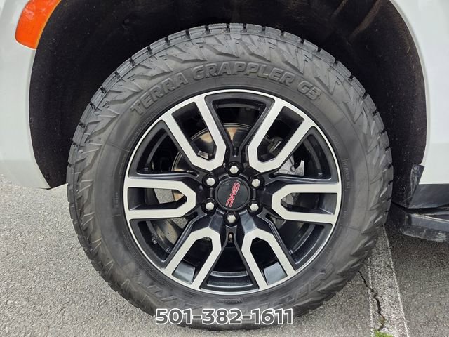 Used 2024 GMC Yukon AT4 AWD/4WD image 28