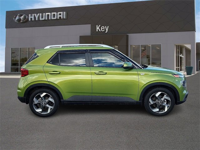 Certified 2024 Hyundai Venue SEL image 2
