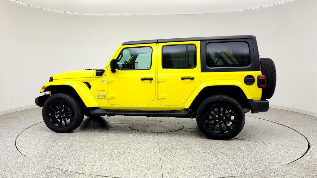 Used 2023 Jeep Wrangler Unlimited Sahara w/ Cold Weather Group AWD/4WD image 8