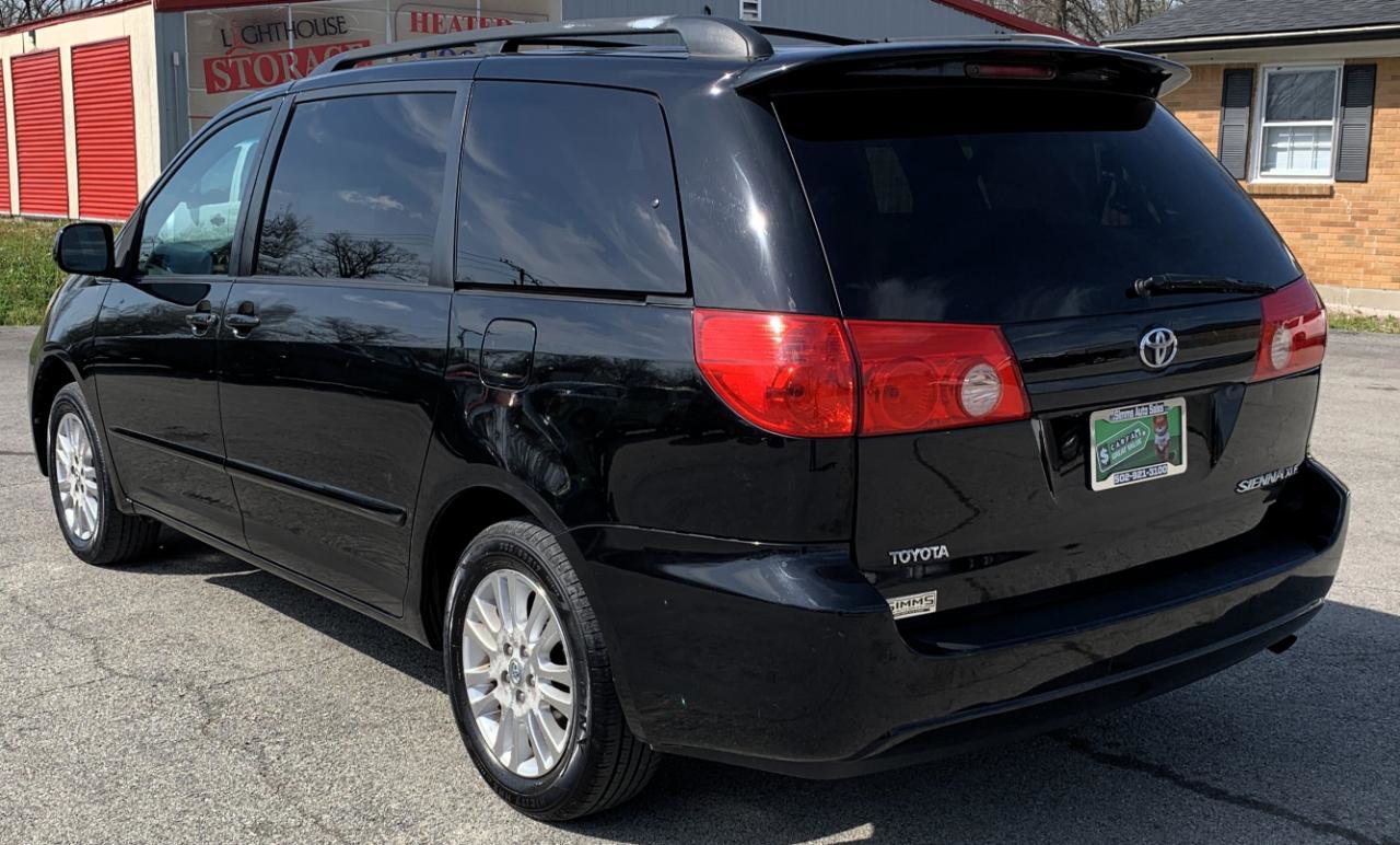 Used 2009 Toyota Sienna XLE FWD image 3