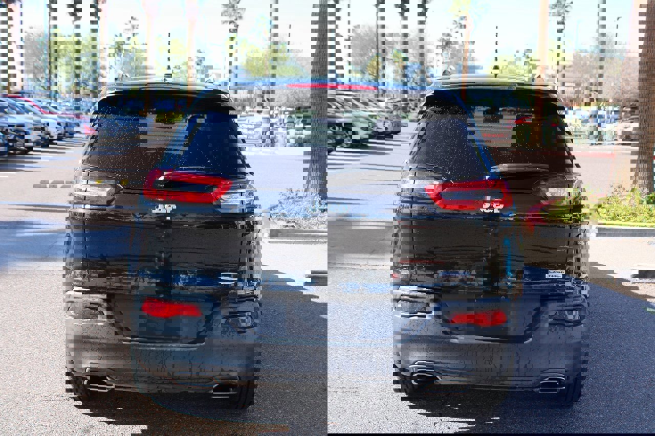 Used 2016 Jeep Cherokee Latitude w/ Cold Weather Group image 4