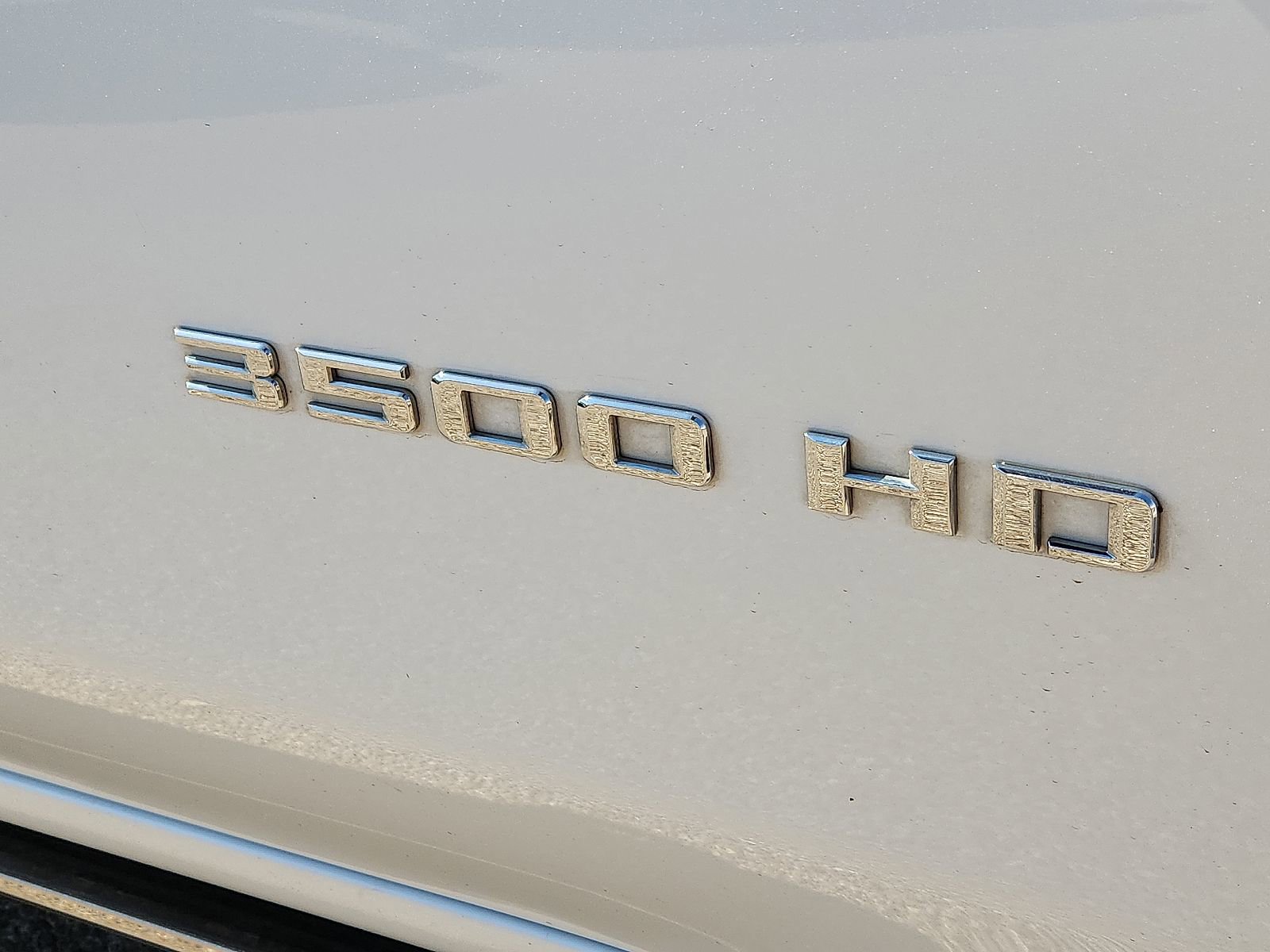 Used 2022 Chevrolet Silverado 3500 High Country w/ Z71 Off-Road Package image 8