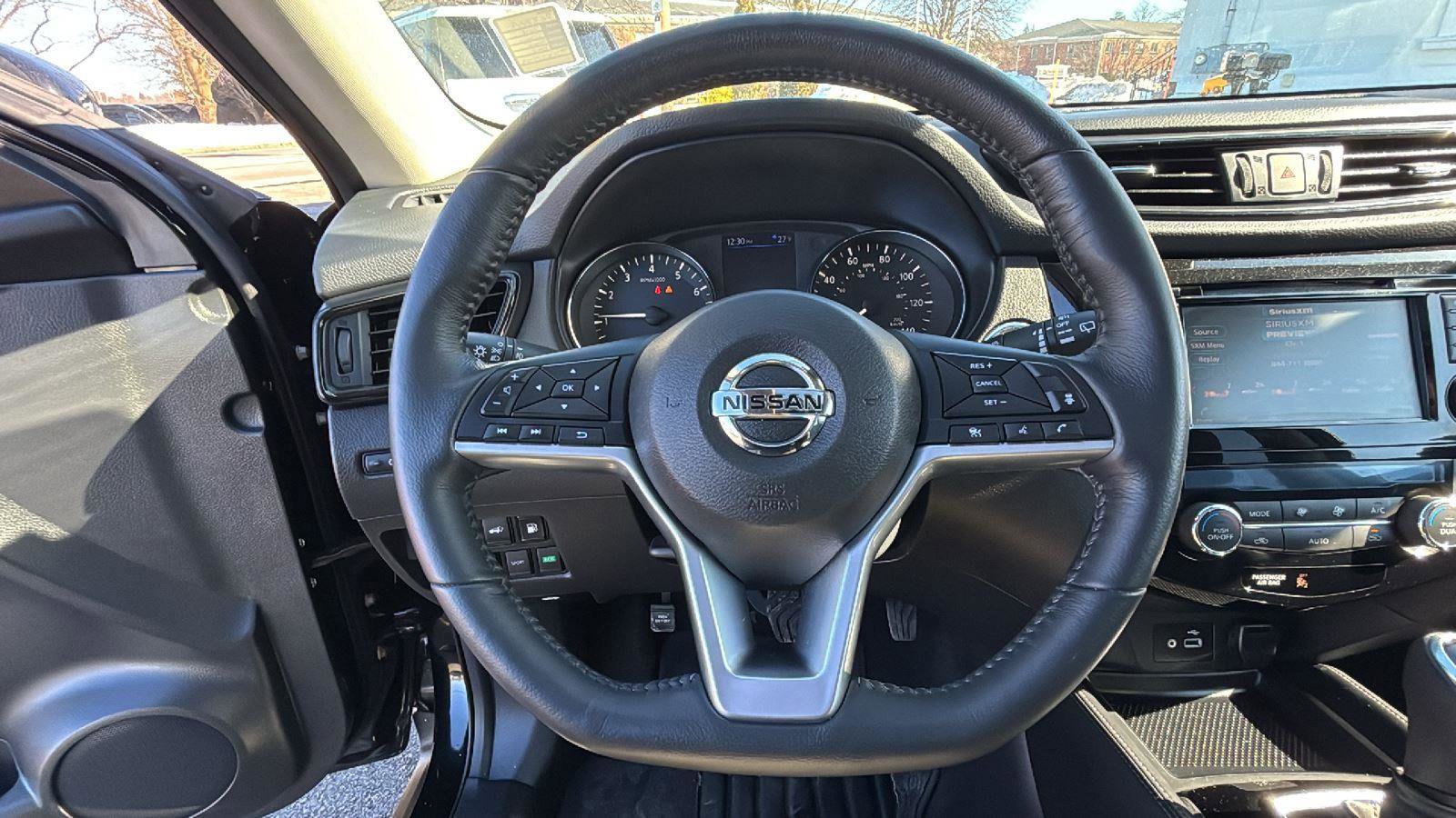 Used 2018 Nissan Rogue SL w/ Premium Package image 12