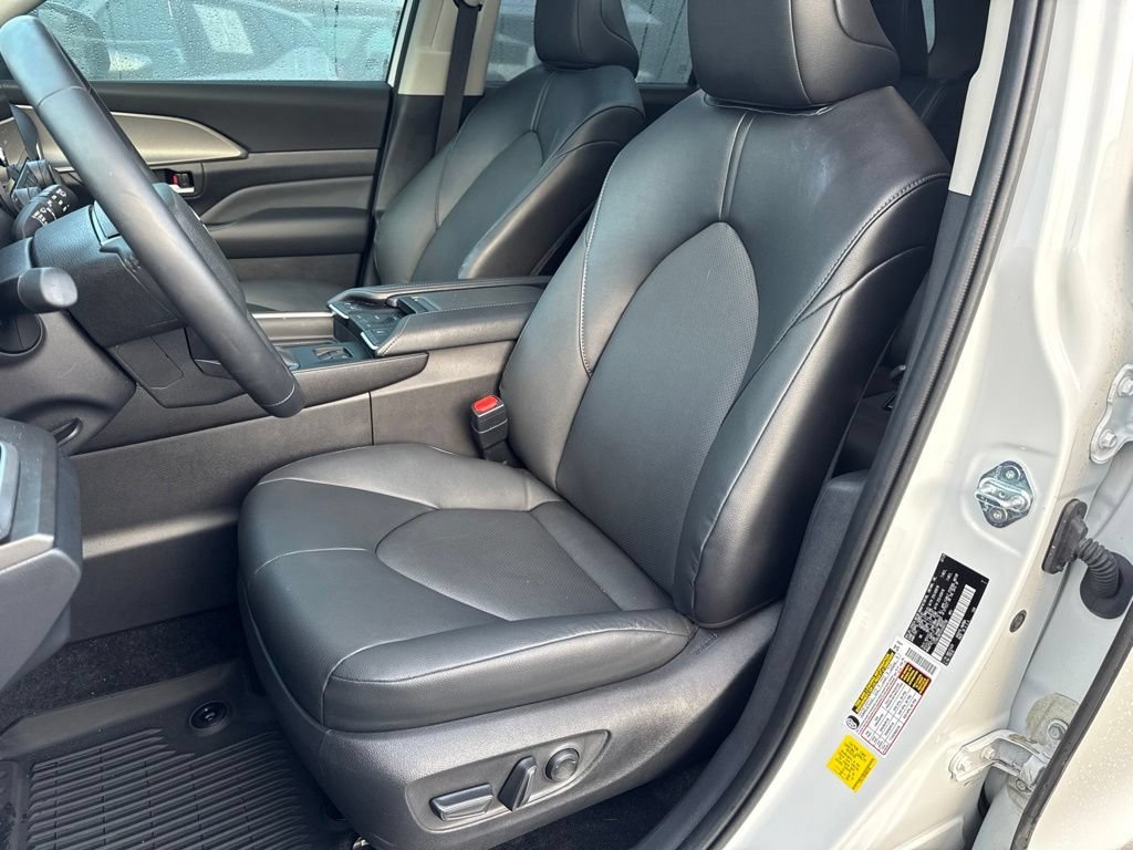 Used 2025 Toyota Grand Highlander AWD Hybrid image 8