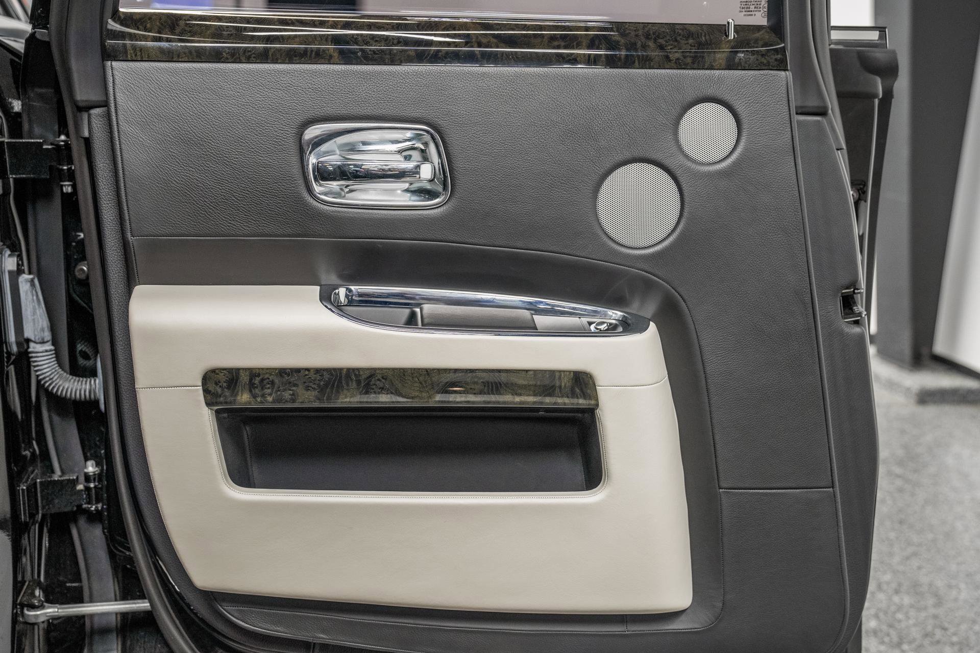 Used 2014 Rolls-Royce Ghost image 39