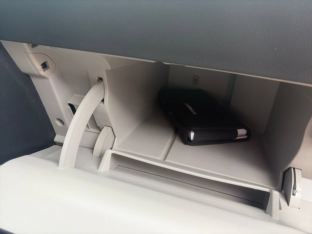 Used 2013 Nissan Rogue SV FWD image 19