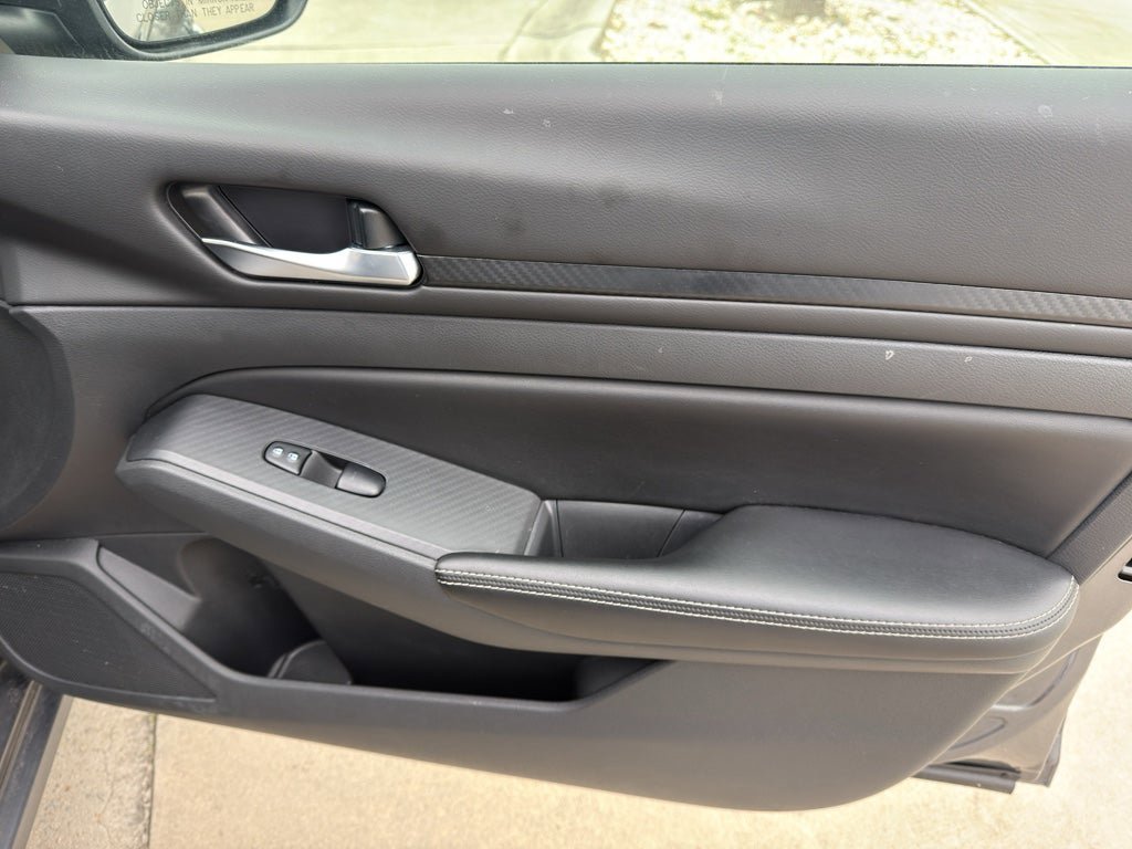 Used 2024 Nissan Altima 2.5 SV FWD image 29