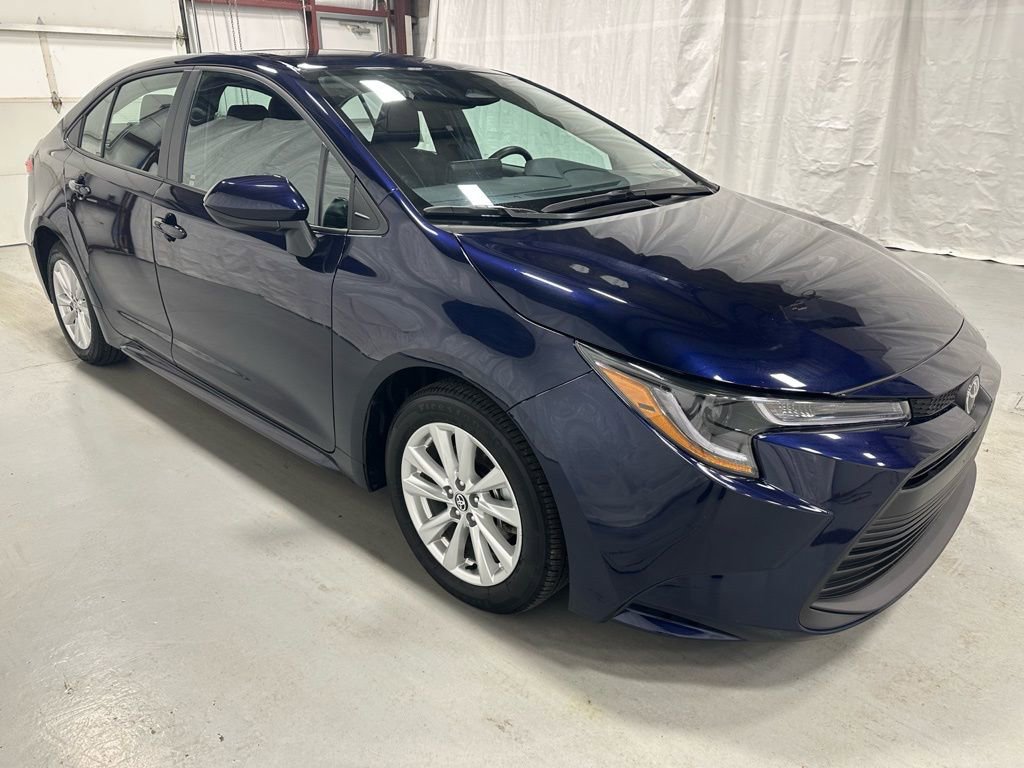 Used 2025 Toyota Corolla LE w/ LE Premium Package image 1