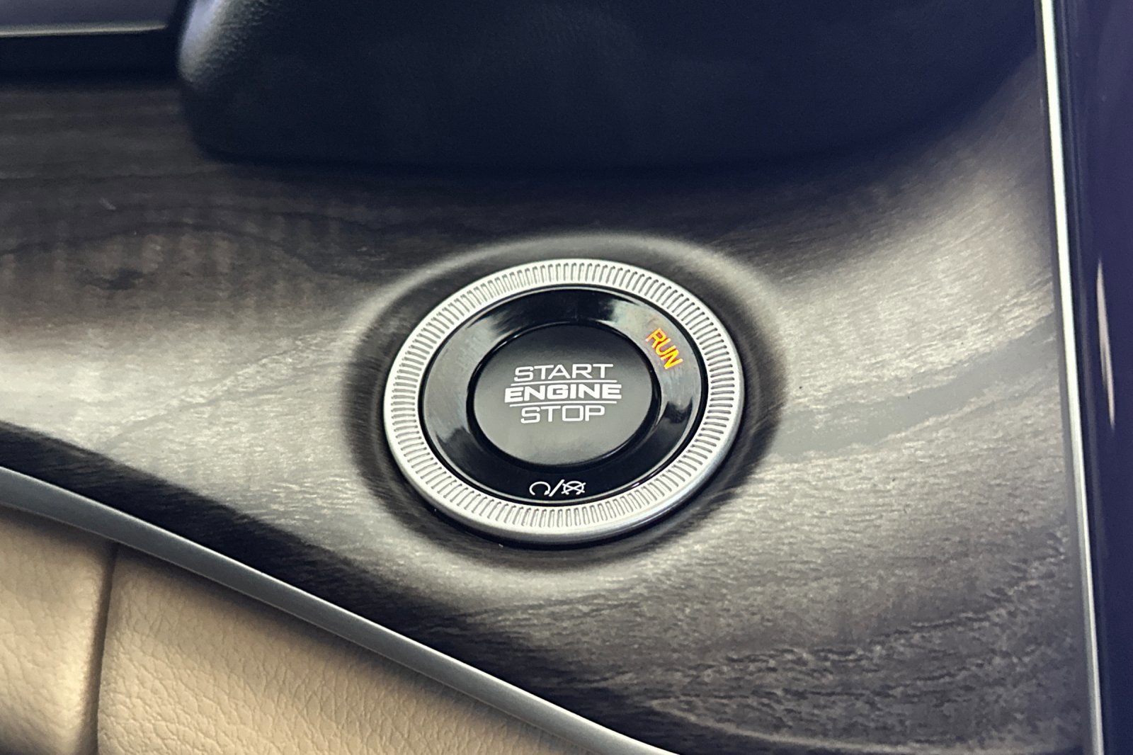 New 2025 Jeep Grand Cherokee L Limited w/ Luxury Tech Group II image 24