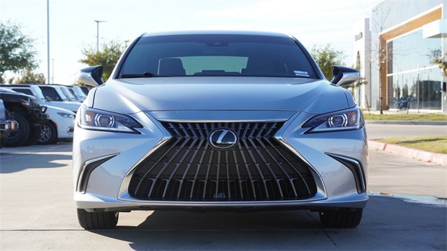 Used 2024 Lexus ES 250 w/ Premium Package image 2