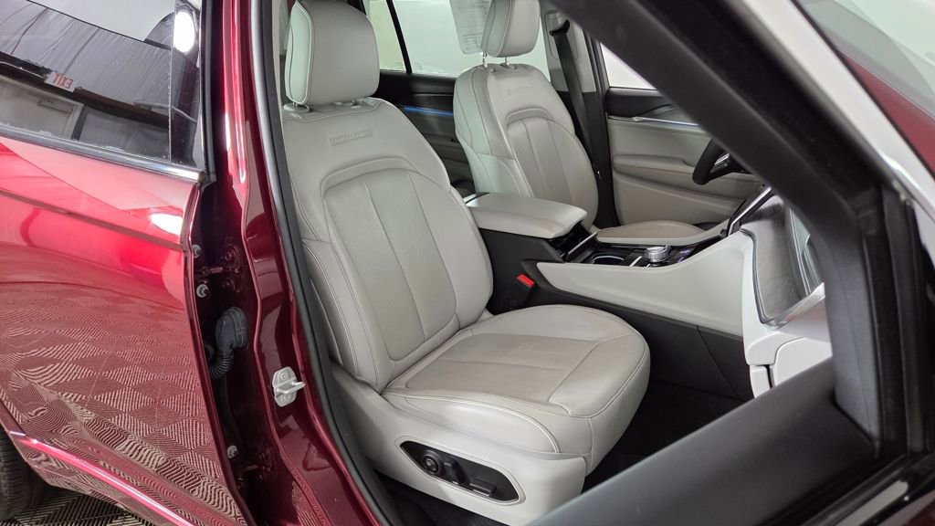 Used 2023 Jeep Grand Cherokee L Overland image 38