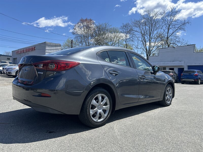 Used 2015 MAZDA MAZDA3 i SV FWD image 4