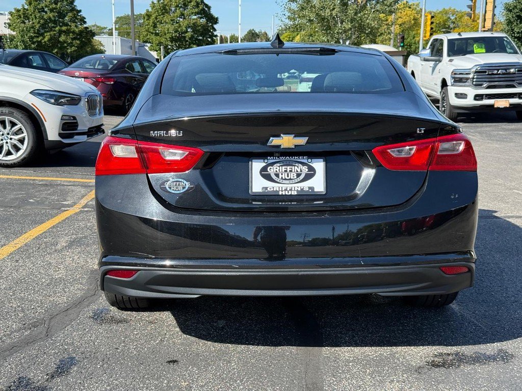 Used 2018 Chevrolet Malibu LT FWD image 4