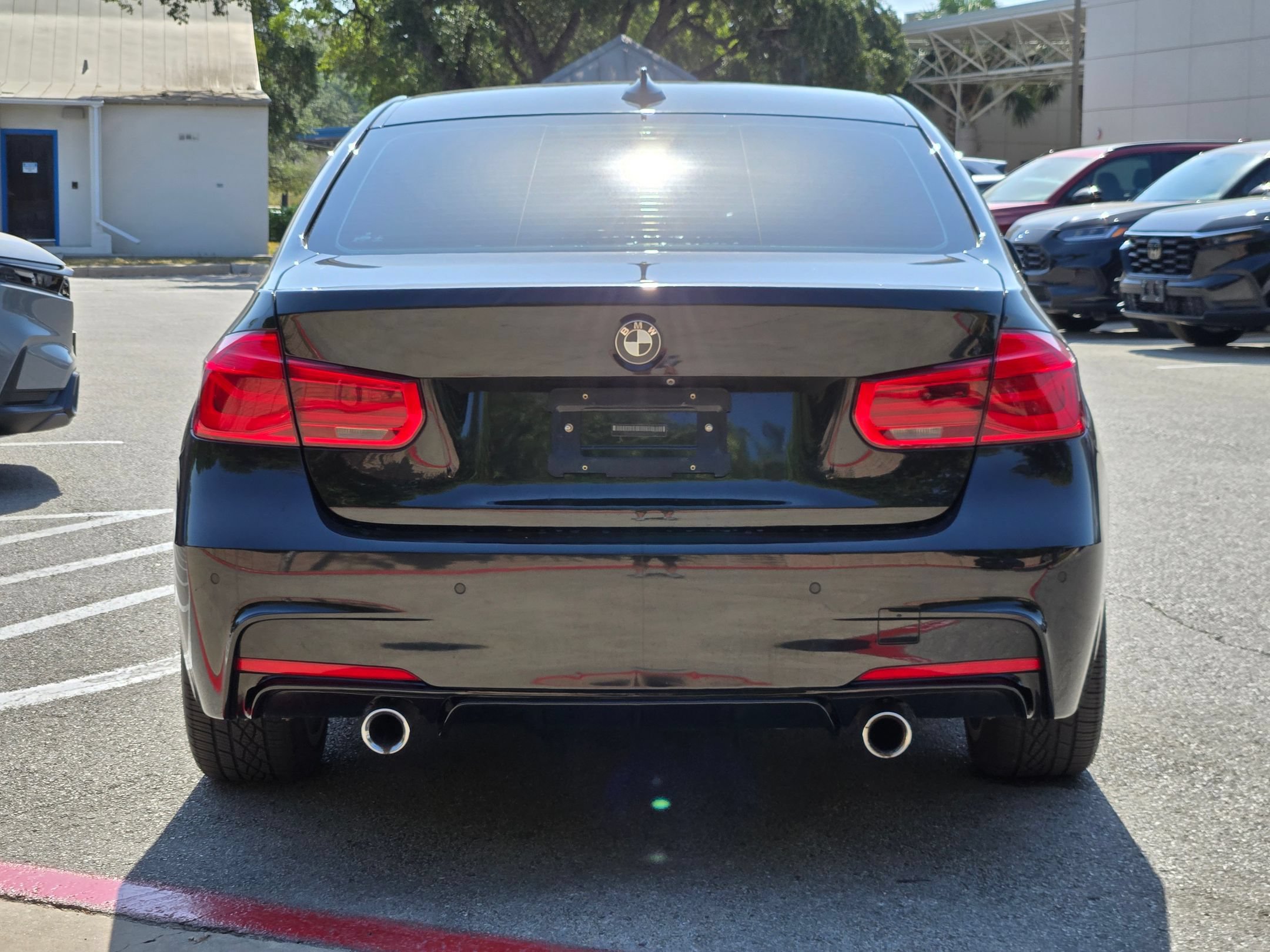 Used 2018 BMW 340i xDrive Sedan AWD/4WD image 4