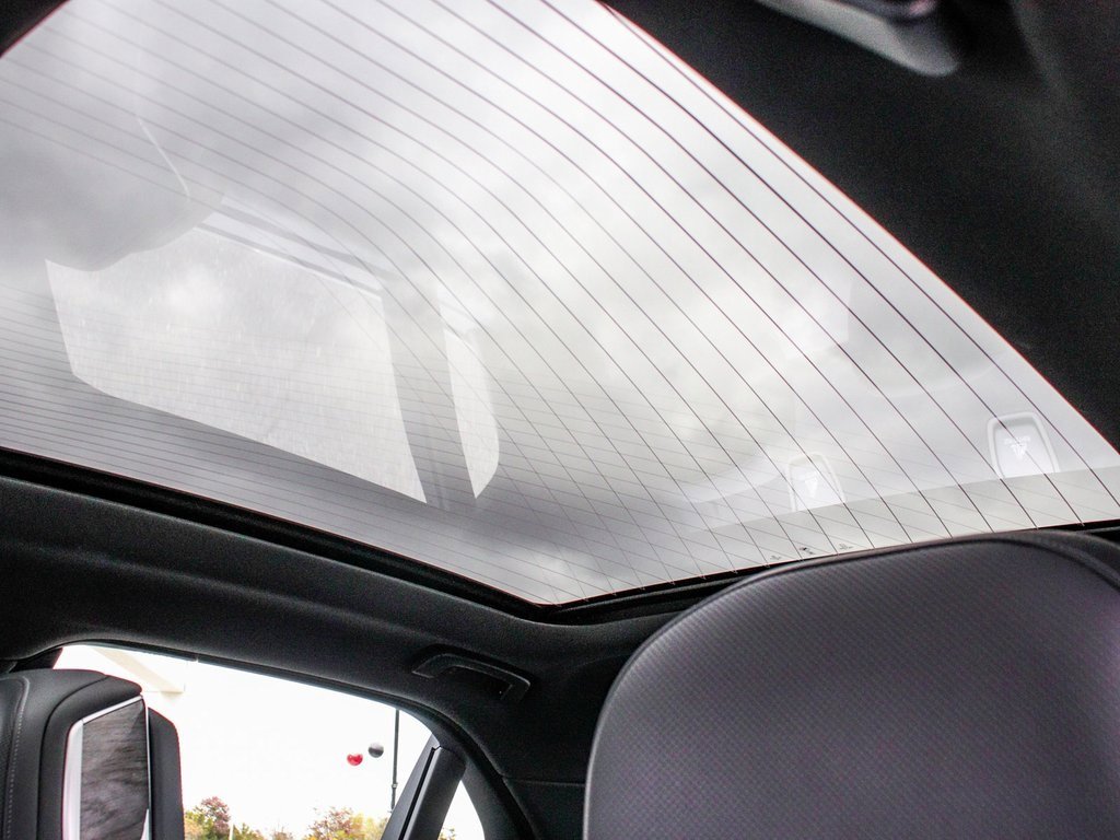 Used 2025 BMW 740i xDrive image 46