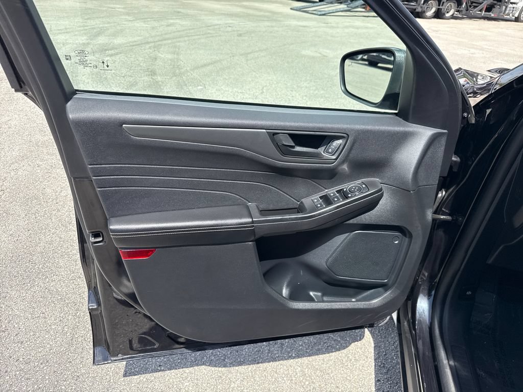 Certified 2025 Ford Escape Active FWD image 14