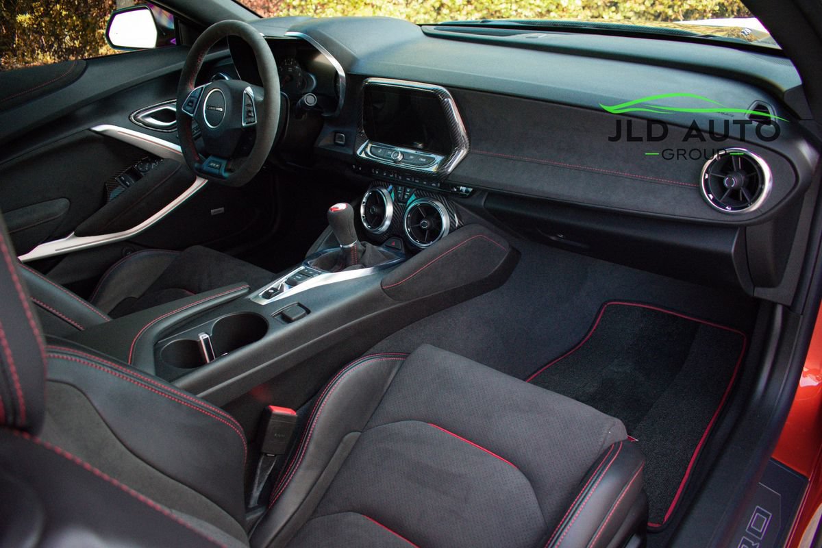 Used 2022 Chevrolet Camaro ZL1 RWD image 10