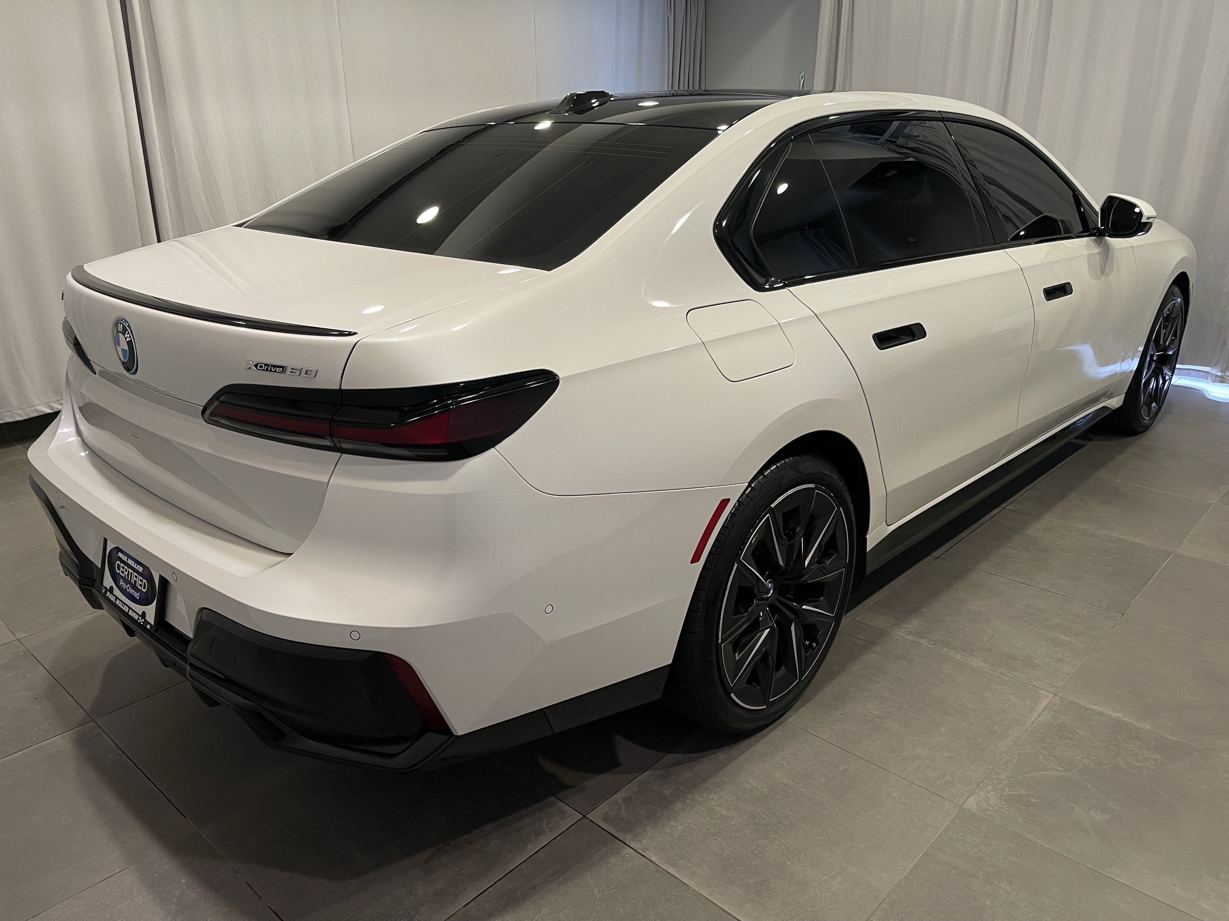 Certified 2023 BMW i7 xDrive60 AWD/4WD image 6
