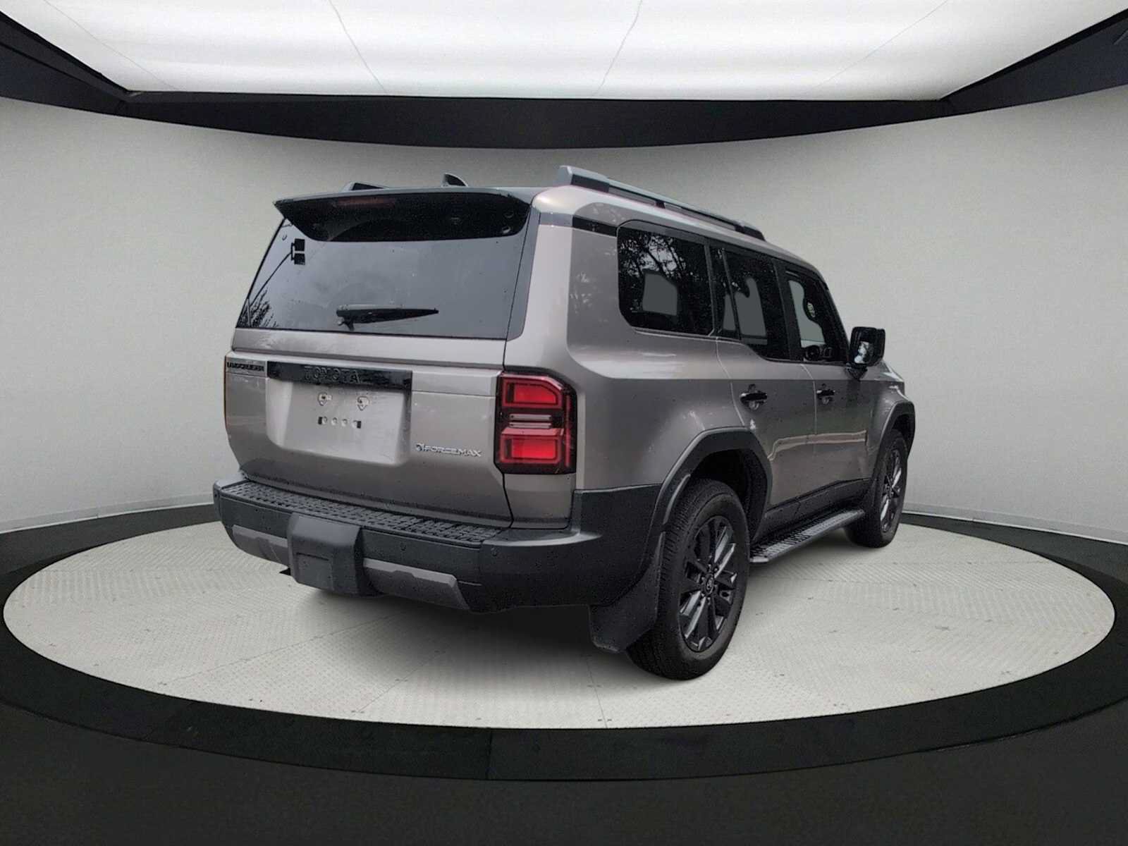 Used 2025 Toyota Land Cruiser w/ Premium Package AWD/4WD image 8