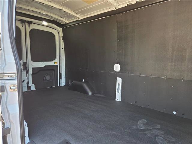 New 2025 Ford Transit 250 148 Medium Roof w/ Load Area Protection Package RWD image 15