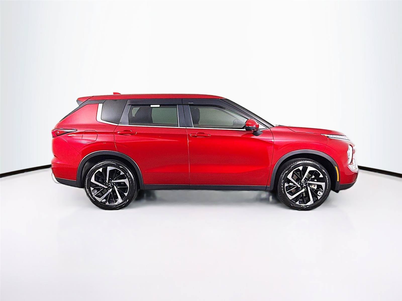 Used 2024 Mitsubishi Outlander SE AWD/4WD image 12