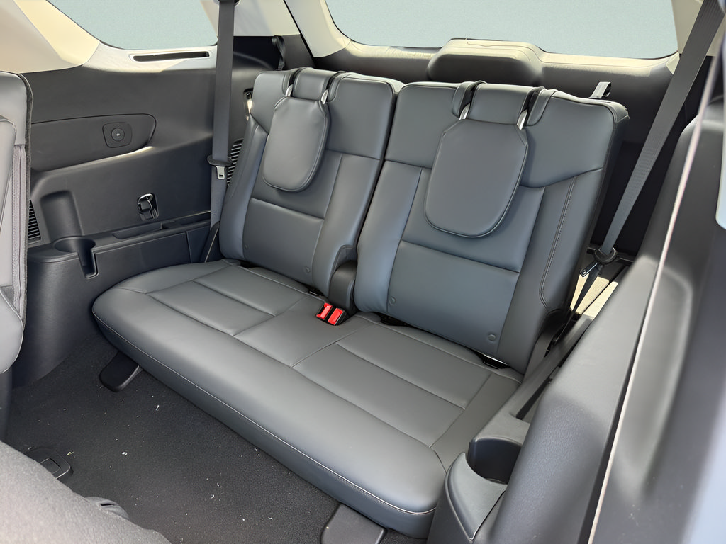 New 2026 Ford Explorer Active w/ Active Comfort Package AWD/4WD image 8