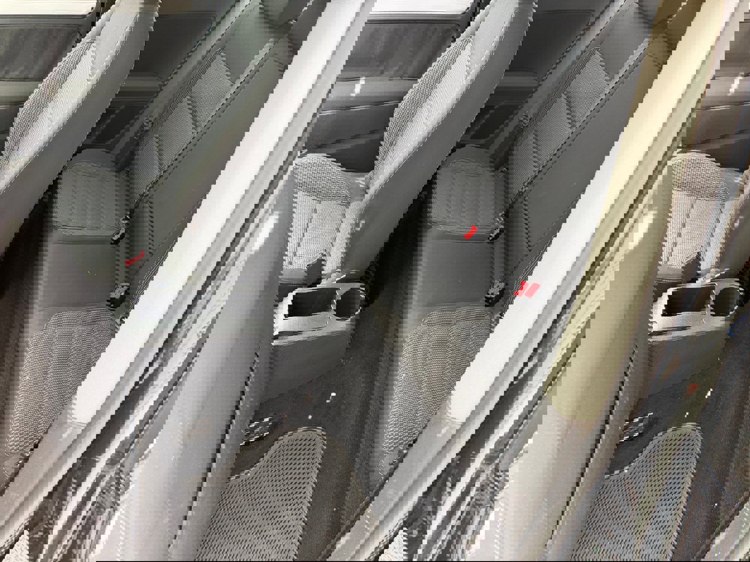 Used 2011 Volkswagen Golf 2-Door image 8