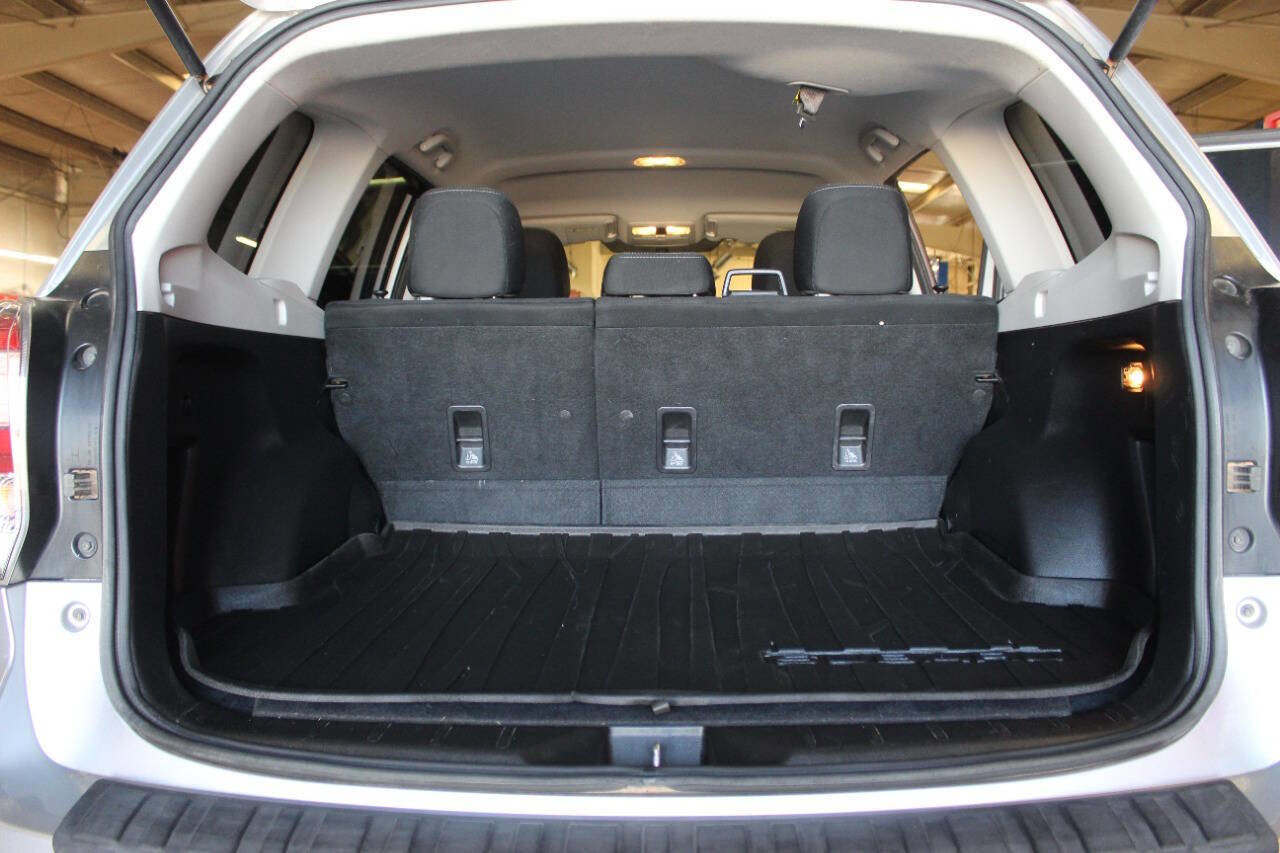 Used 2018 Subaru Forester 2.5i w/ Alloy Wheel Package image 13