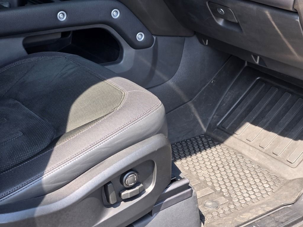 Used 2022 Land Rover Defender 90 Carpathian Edition image 33