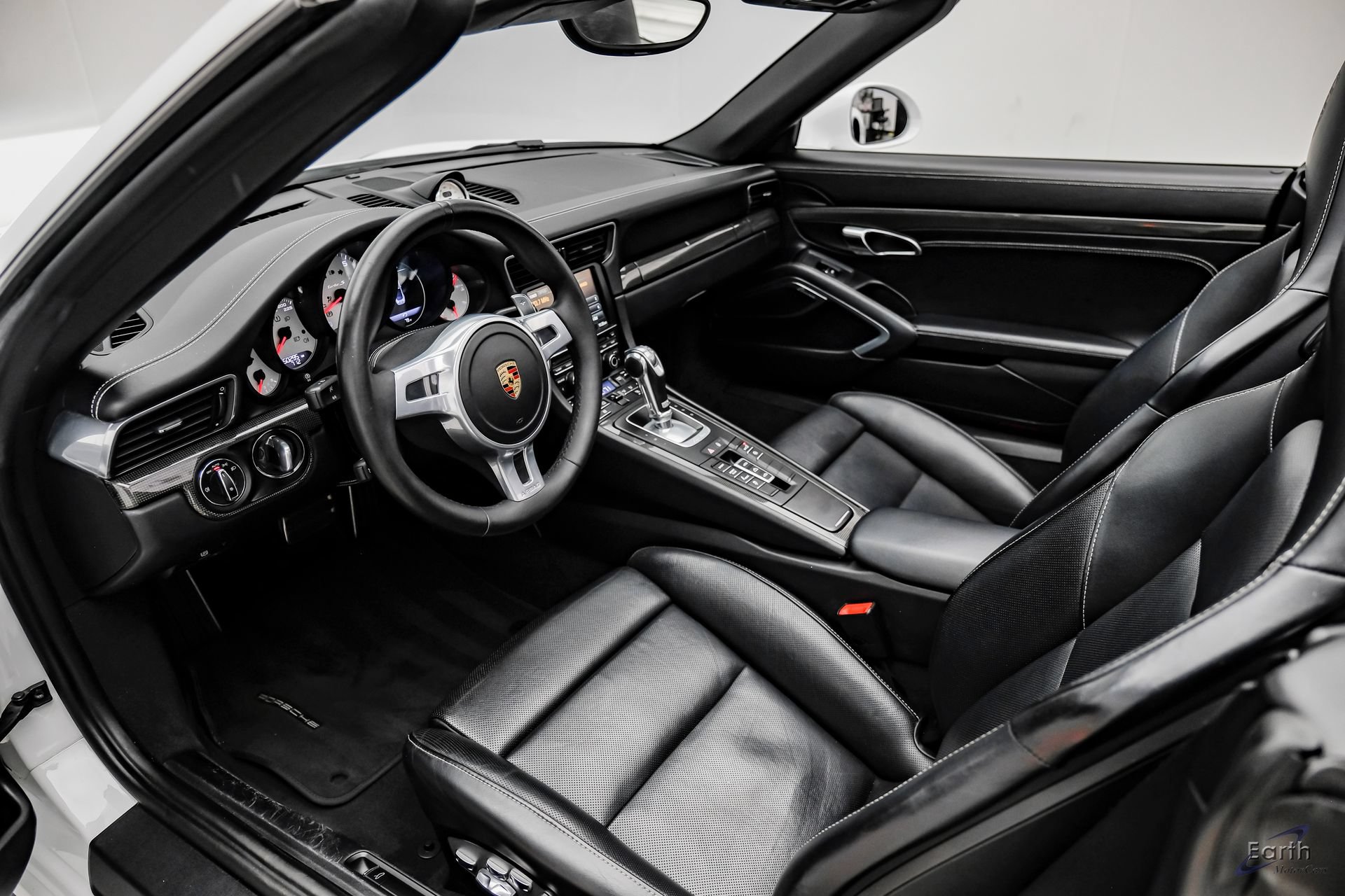 Used 2016 Porsche 911 Turbo S AWD/4WD image 2