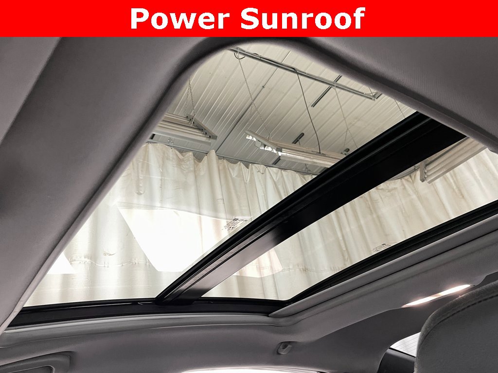 Certified 2018 Chevrolet Malibu Premier w/ Premier Sun and Wheel Package image 3