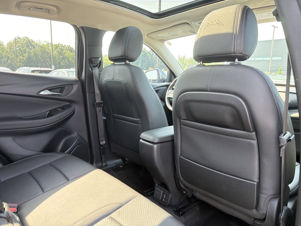 Used 2023 Buick Encore GX Essence w/ Experience Buick Package FWD image 17