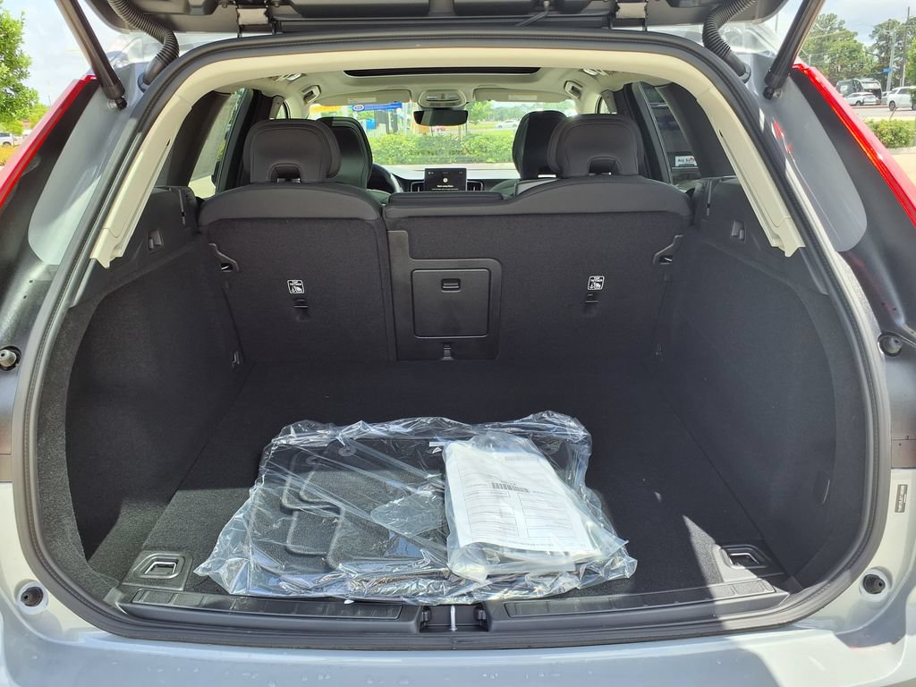 New 2026 Volvo XC60 B5 Core AWD/4WD image 10