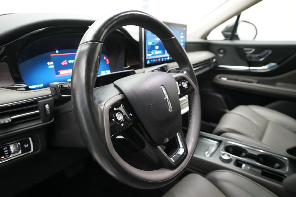 Used 2023 Lincoln Corsair Grand Touring w/ Equipment Group 302A AWD/4WD image 8