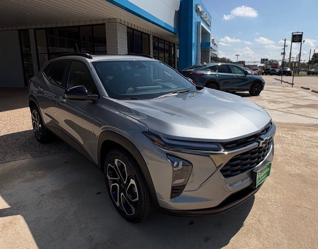 New 2026 Chevrolet Trax RS w/ Sunroof Package FWD video 1