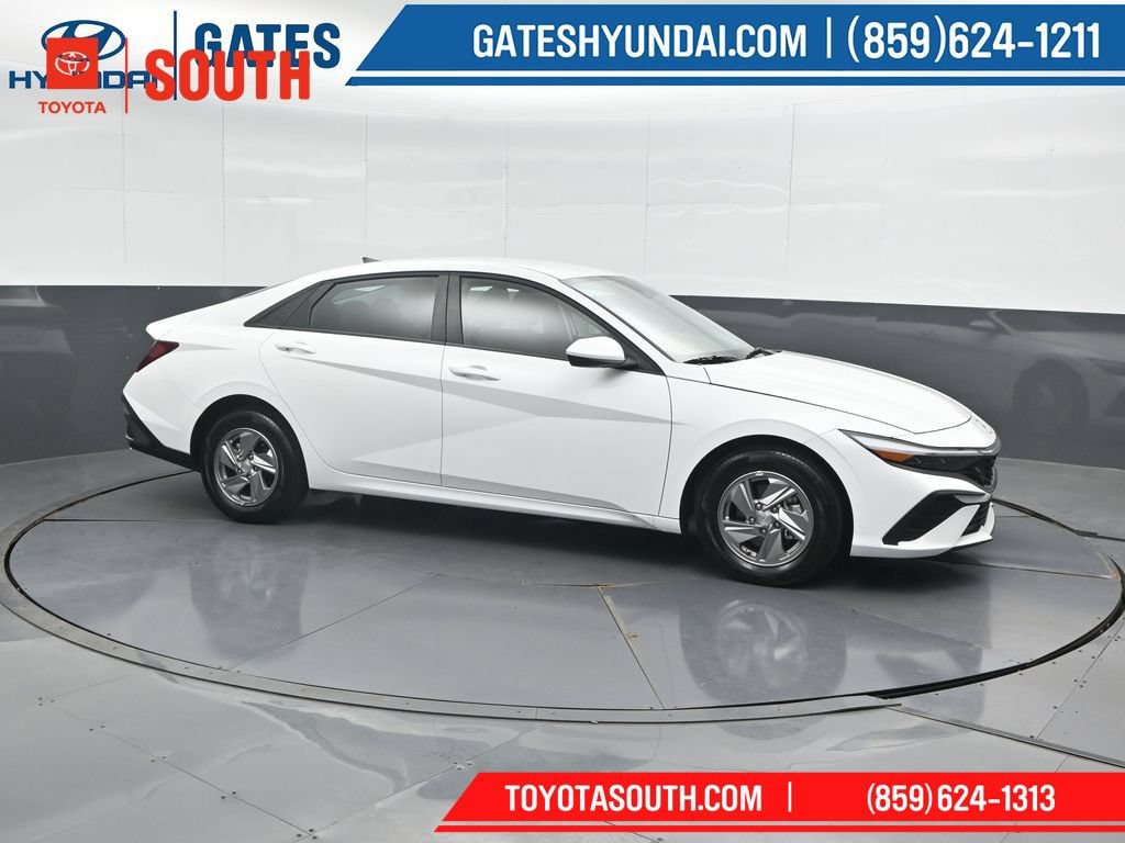 Used 2025 Hyundai Elantra SE