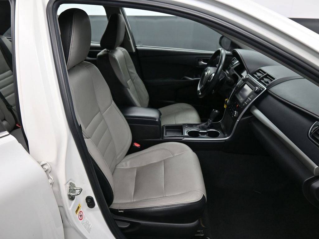 Used 2015 Toyota Camry SE image 23