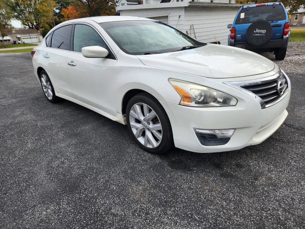 Used 2013 Nissan Altima 3.5 S image 3