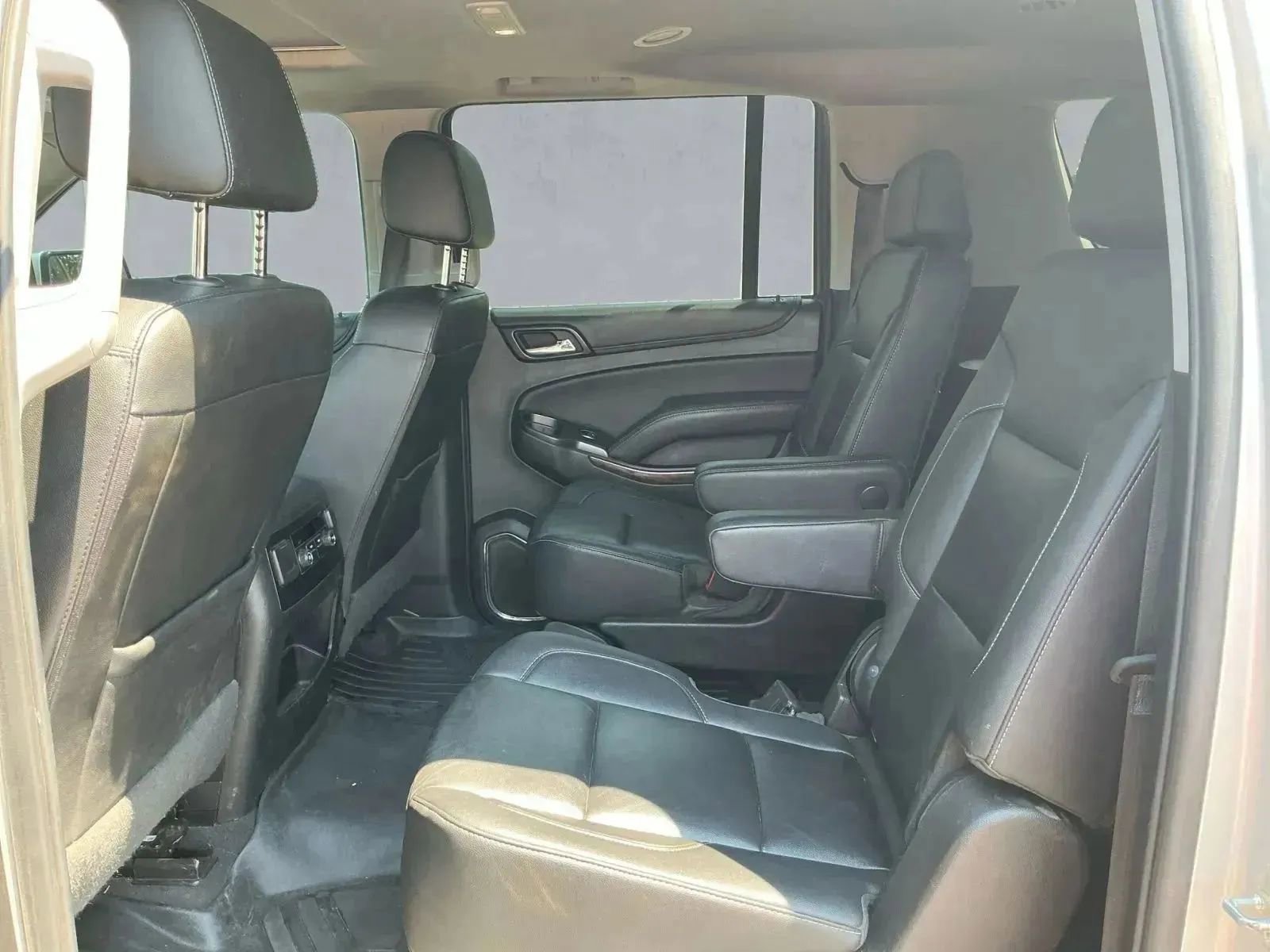 Used 2020 Chevrolet Suburban LT image 12