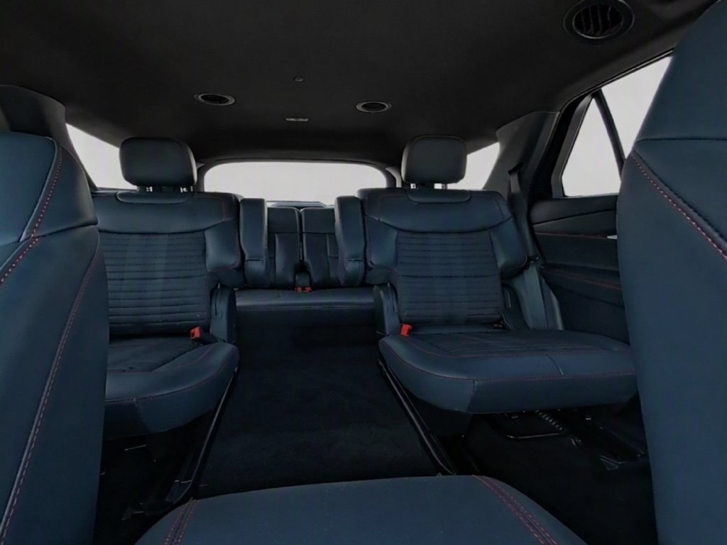 New 2026 Ford Explorer ST-Line w/ ST-Line Street Pack RWD image 18