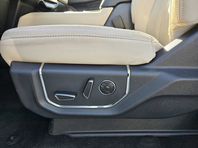 Used 2024 Ford Expedition Platinum image 18