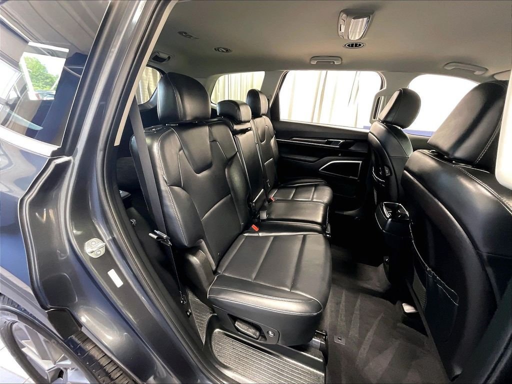 Used 2024 Kia Telluride LX AWD/4WD image 16