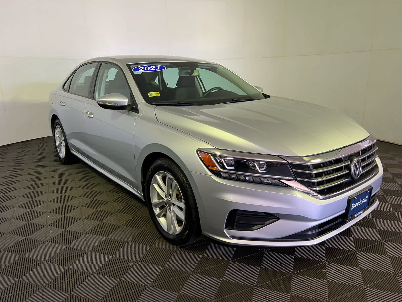 Used 2021 Volkswagen Passat 2.0T S FWD image 1
