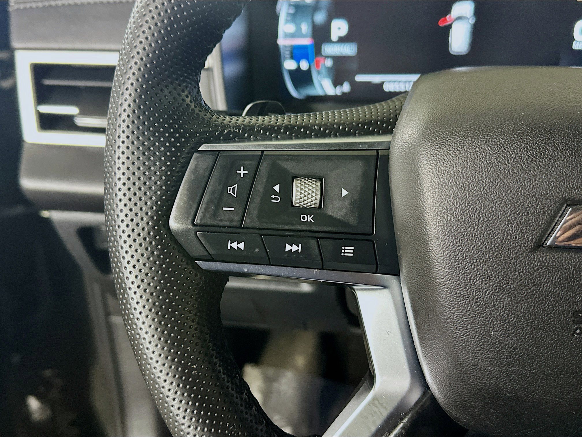 Used 2024 Mitsubishi Outlander SE Black Edition image 16